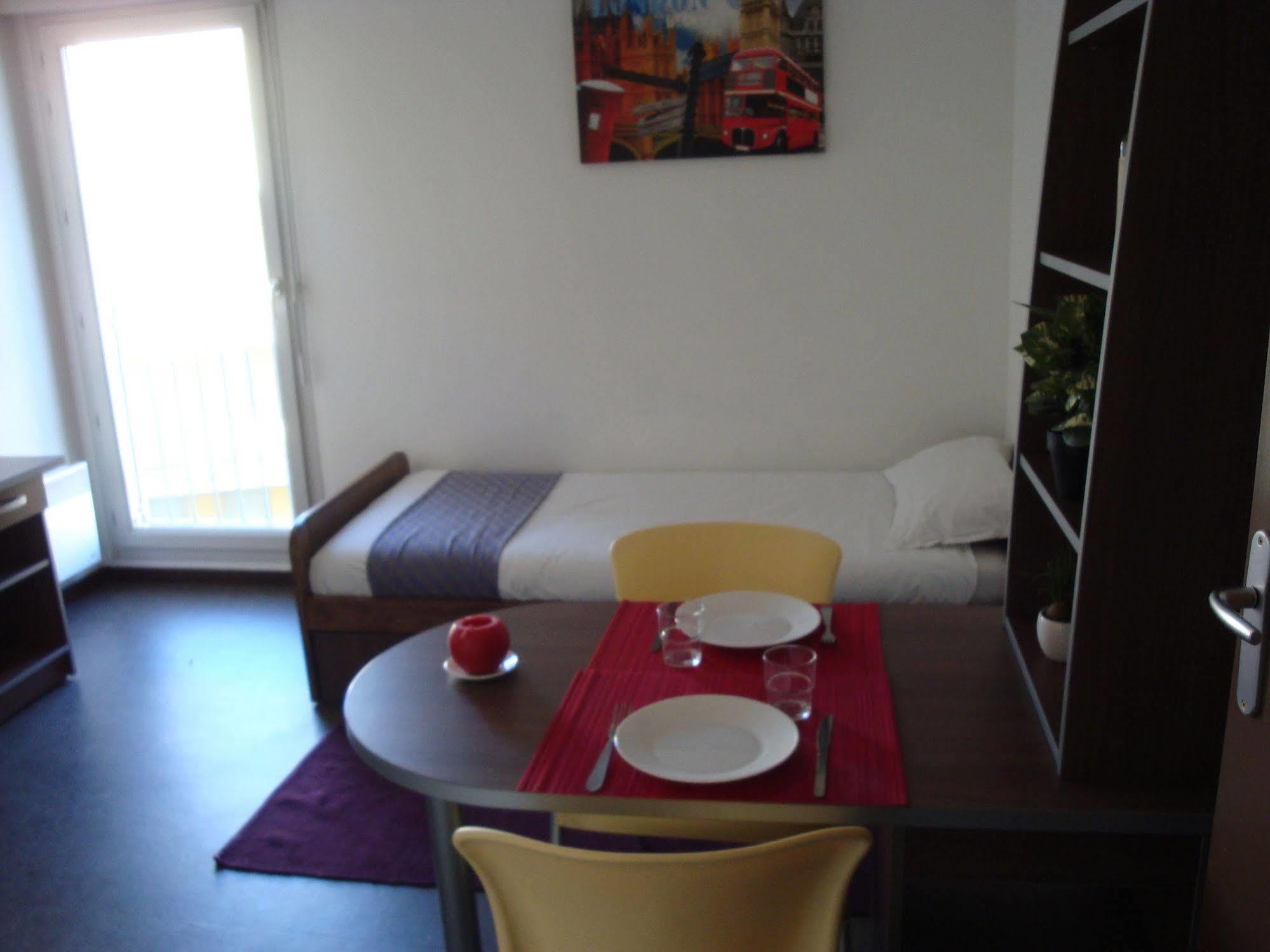 Le Patio Des Traboules Aparthotel Lyon Ngoại thất bức ảnh